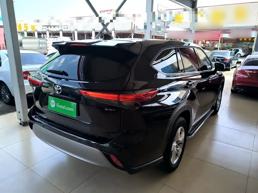 Фото 7 - Toyota Highlander