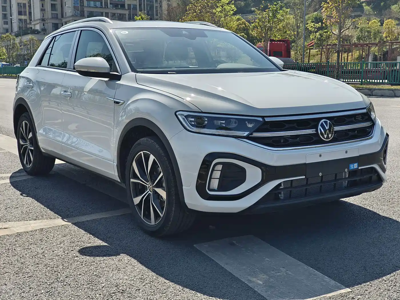 VOLKSWAGEN T-ROC EXPLORING SONGS