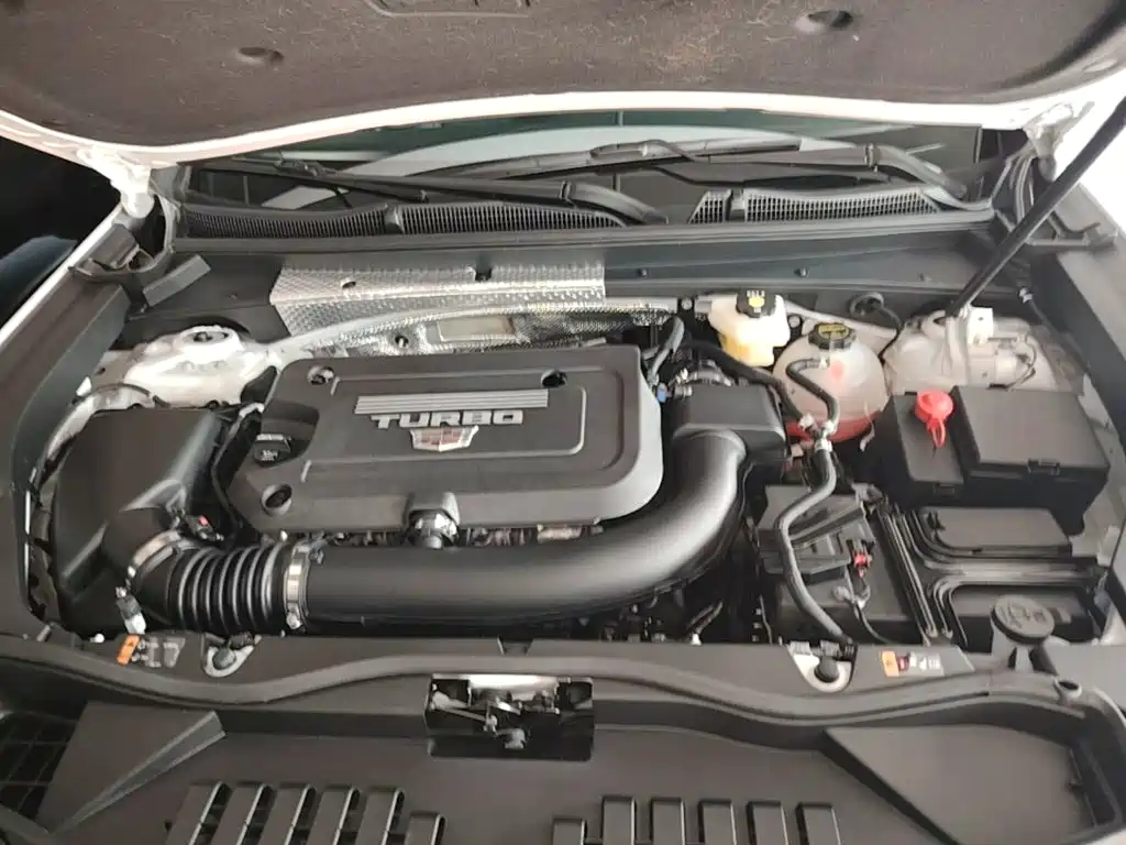 Cadillac XT4 2025 2024 Facelift 28T 2WD Premium
