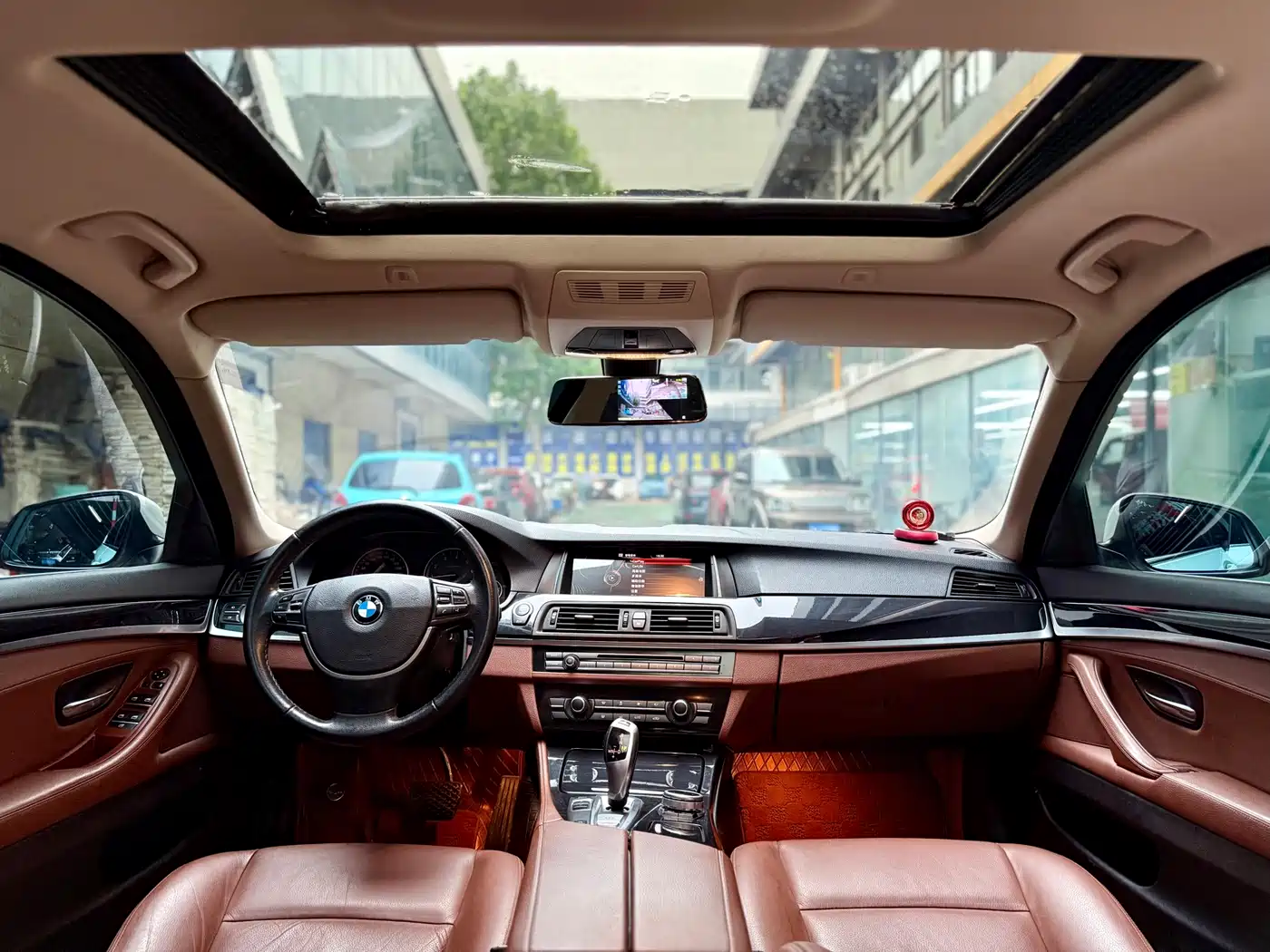BMW 5 Series 2014 520Li Elegance фото 15