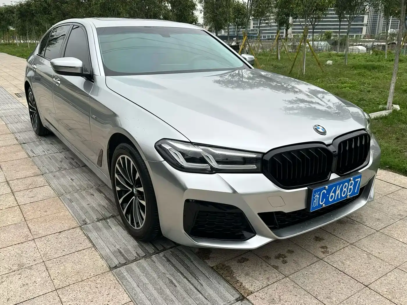 BMW 5 Series 2018 525Li Luxury Package фото 3