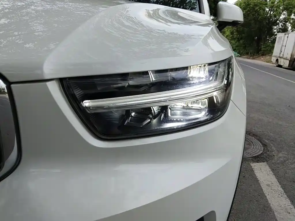 صورة 24 - Volvo XC40