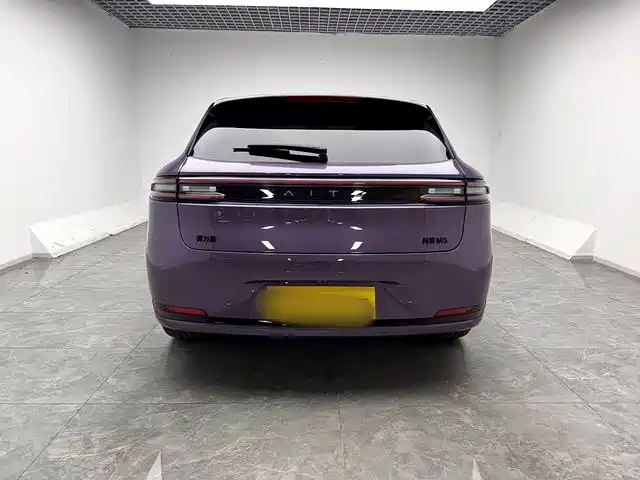 AITO Wenjie AITO M5 2025 Extended Range Ultra AWD фото 5
