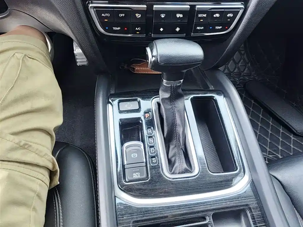 GAC Trumpchi Trumpchi GS8 2017 320T 2WD Luxury Edition (7-Seater) фото 14