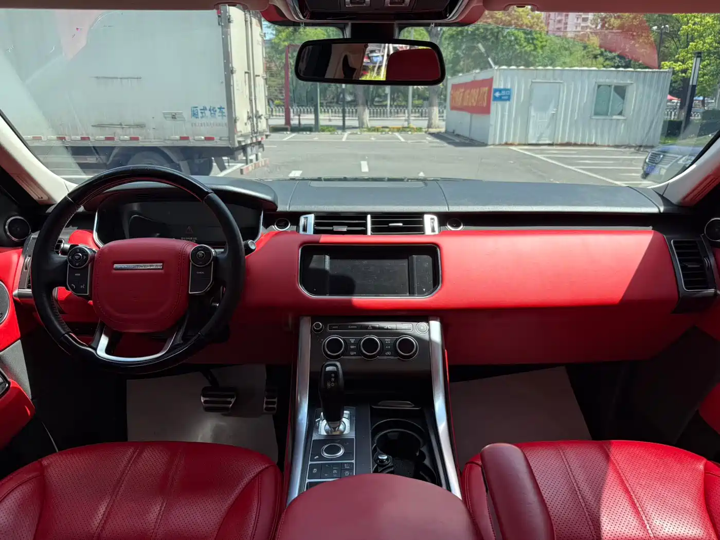Land Rover Range Rover Sport 2016 Model 3.0 SC V6 SE фото 8