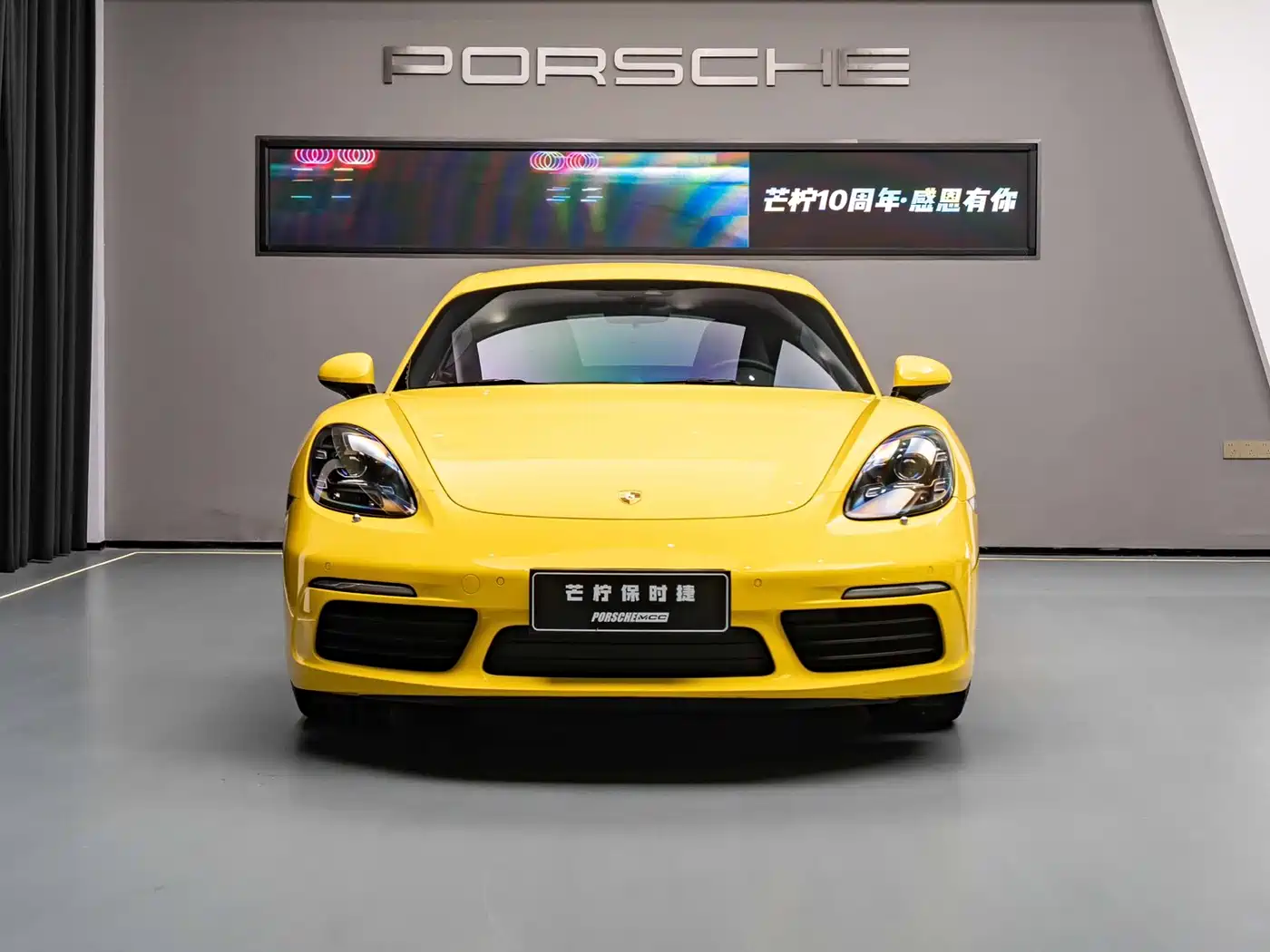 Porsche 718 2018 Cayman 2.0T фото 2