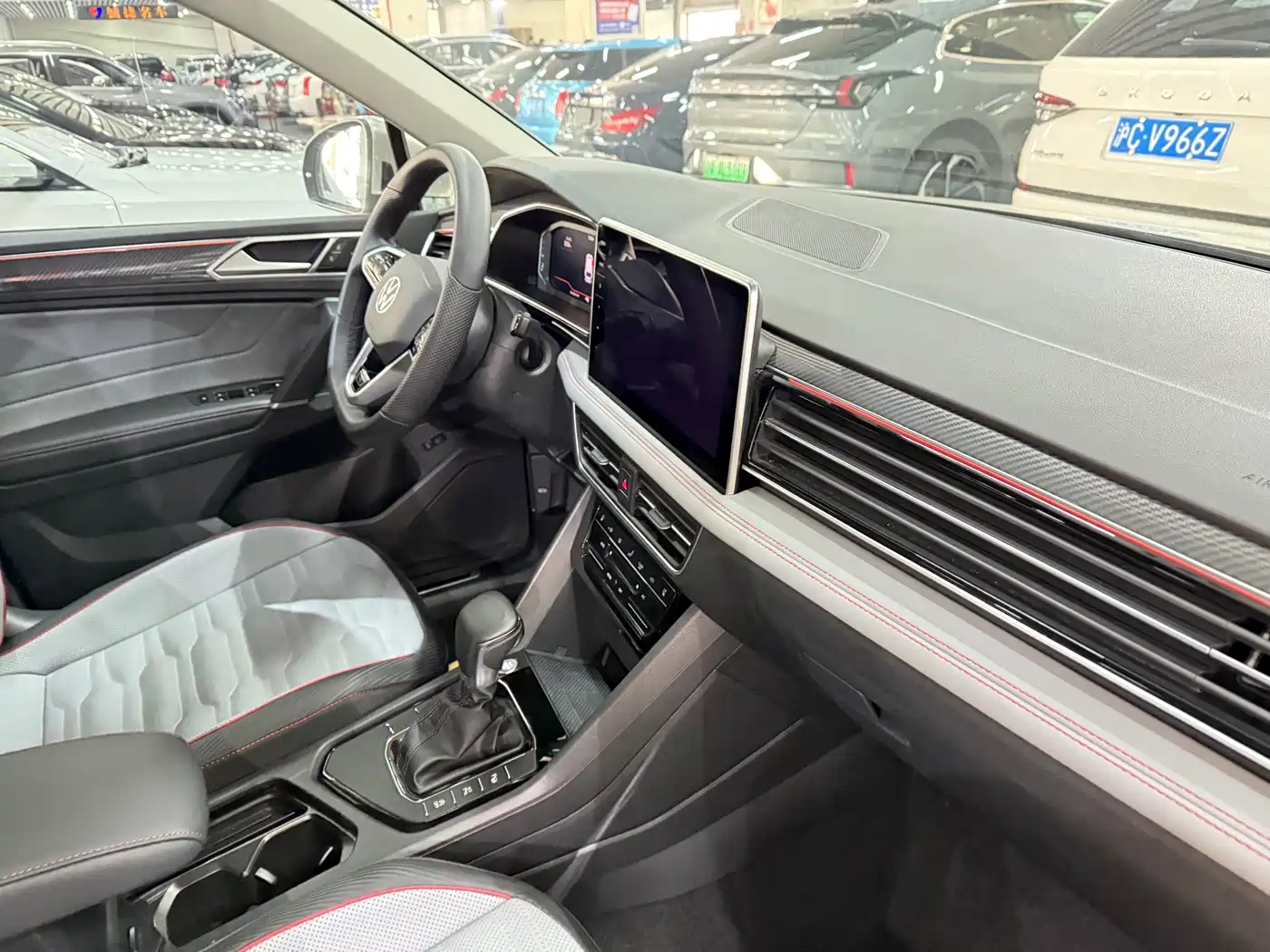 Volkswagen Tiguan L 2023 330TSI Auto 2WD R-Line Flagship Edition фото 12
