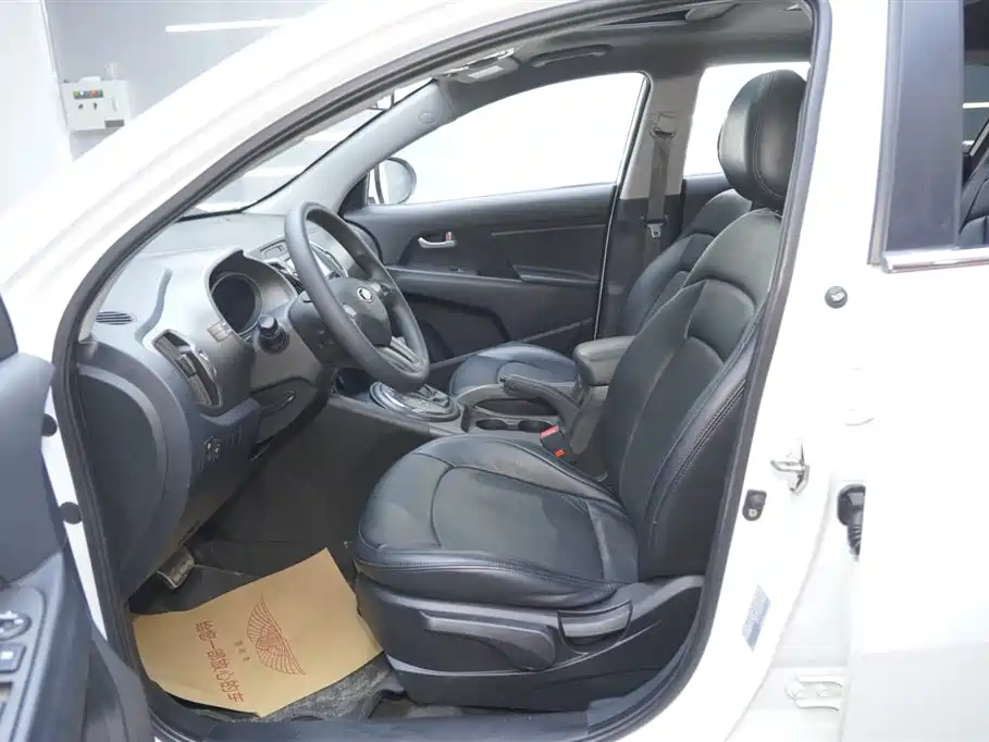 Kia Sportage 2016 2.0L Automatic 2WD GL фото 16