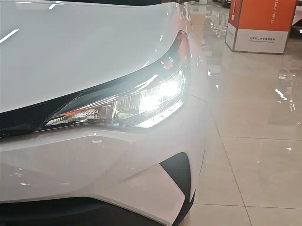 Toyota C-HR 2021 2.0L Comfort Edition фото 24