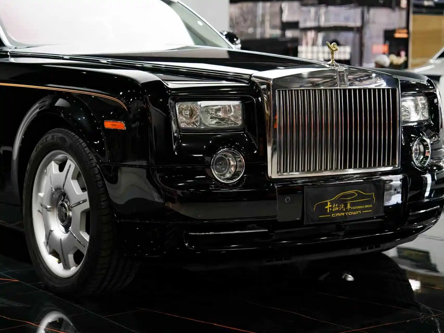 Фото 4 - Rolls-Royce Phantom