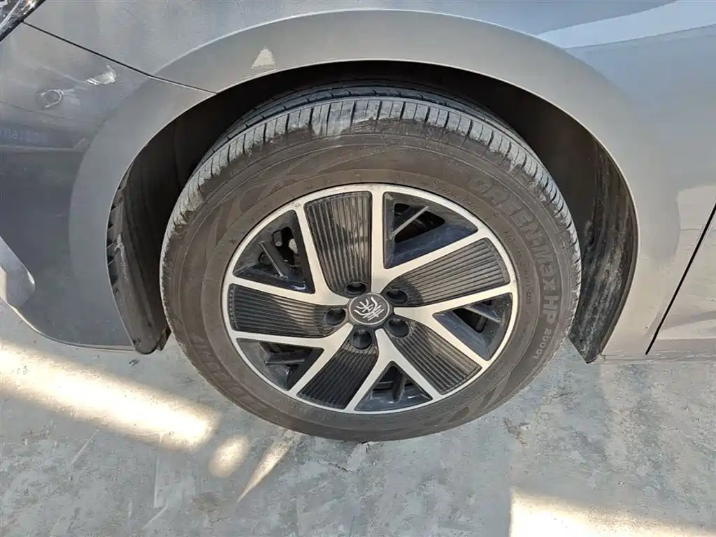 BYD Qin L 2024 DM-i 80KM Superior фото 23