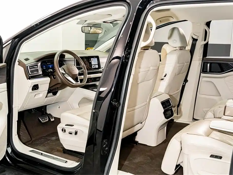 Volkswagen Viloran 2023 380TSI Premium Edition фото 17