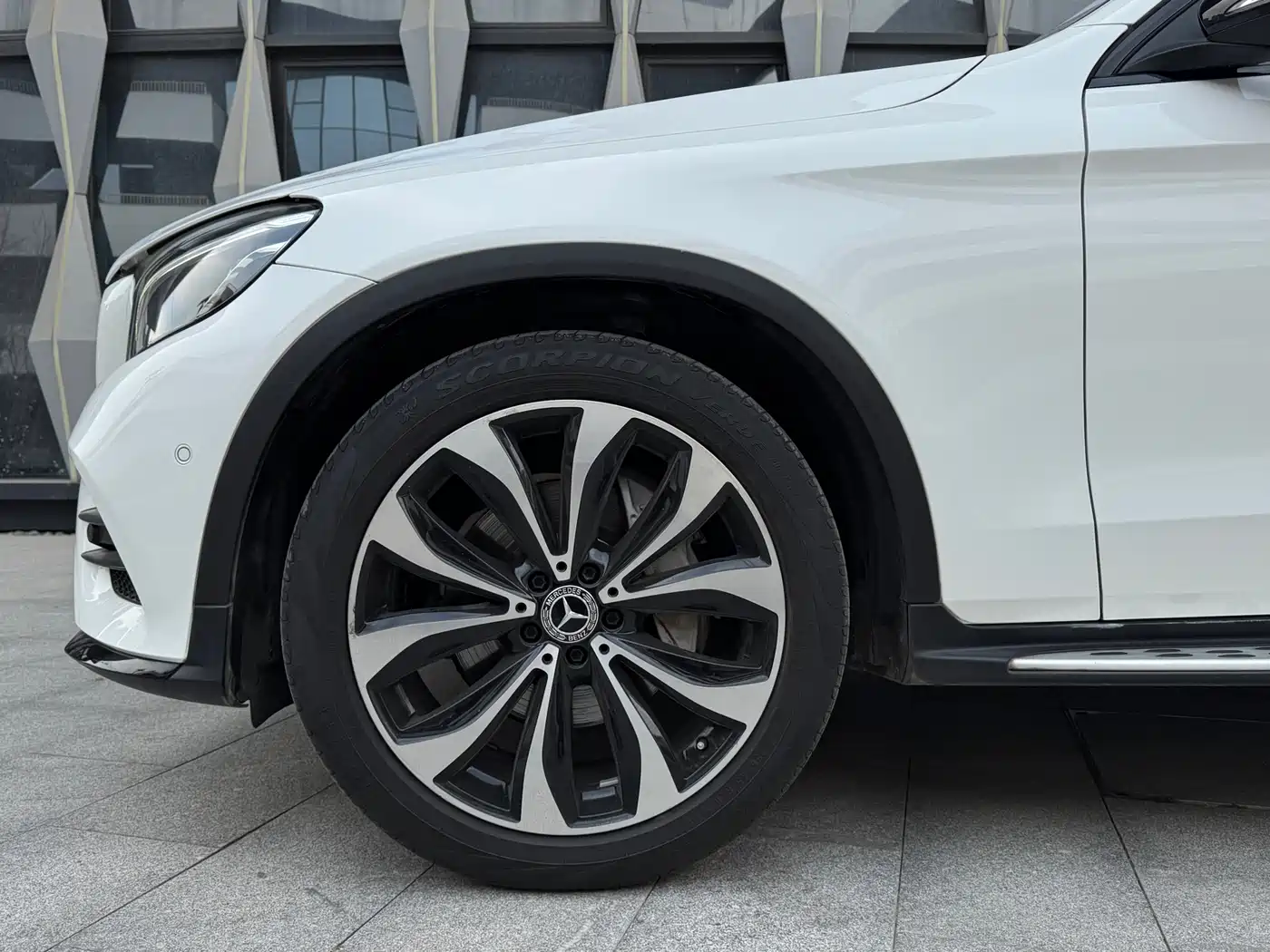 Mercedes-Benz GLC Coupe 2018 GLC 260 4MATIC Coupe SUV фото 4