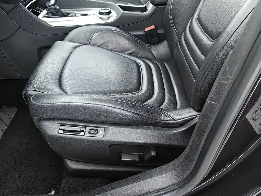 DS 6 2015 2014 1.6T Luxury Edition THP160