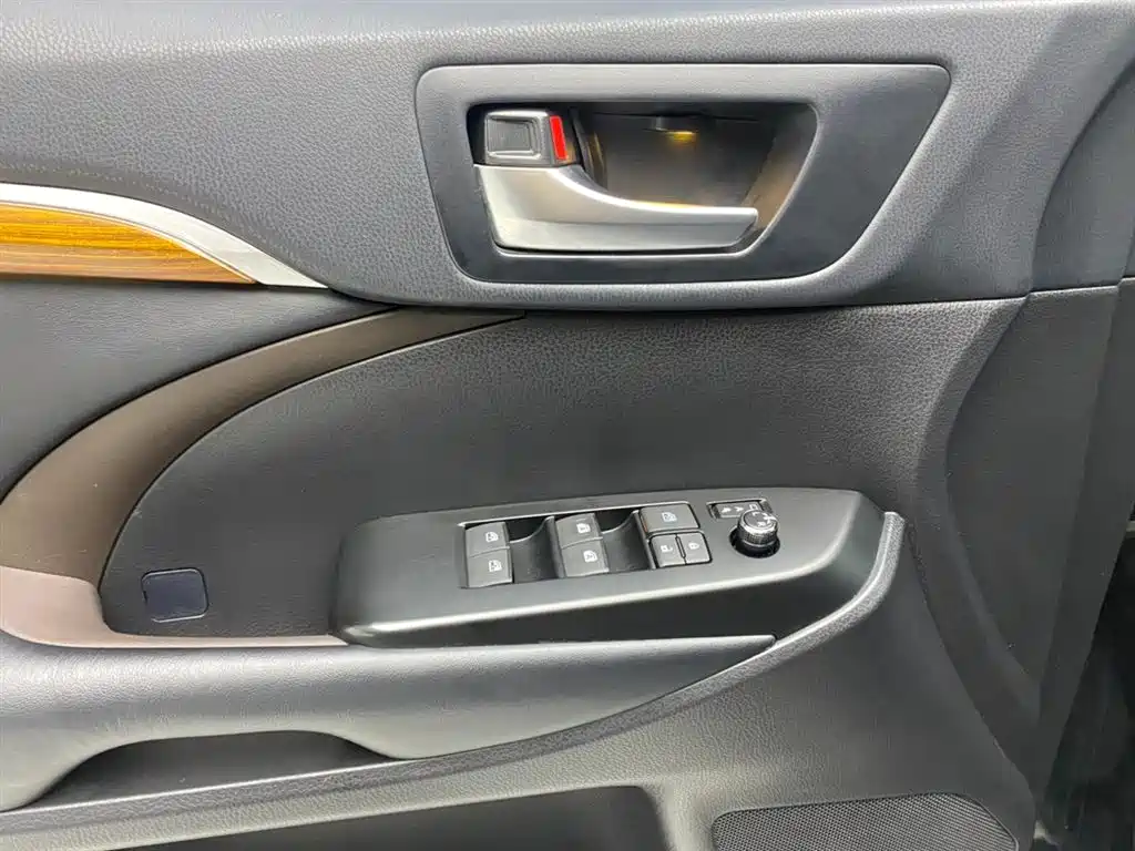 Toyota Highlander 2021 2.0T AWD Luxury 7-Seater фото 26