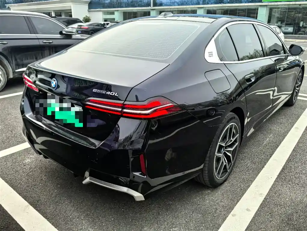 BMW I5