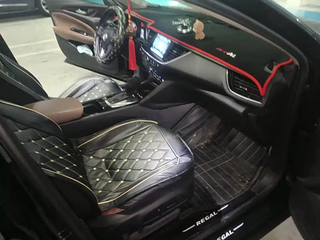 Photo 13 - Buick Regal