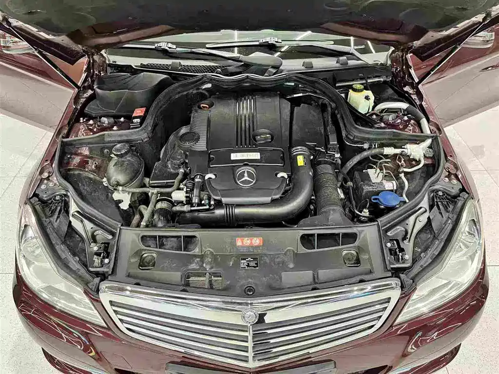 Фото 16 - Mercedes-Benz C-Class