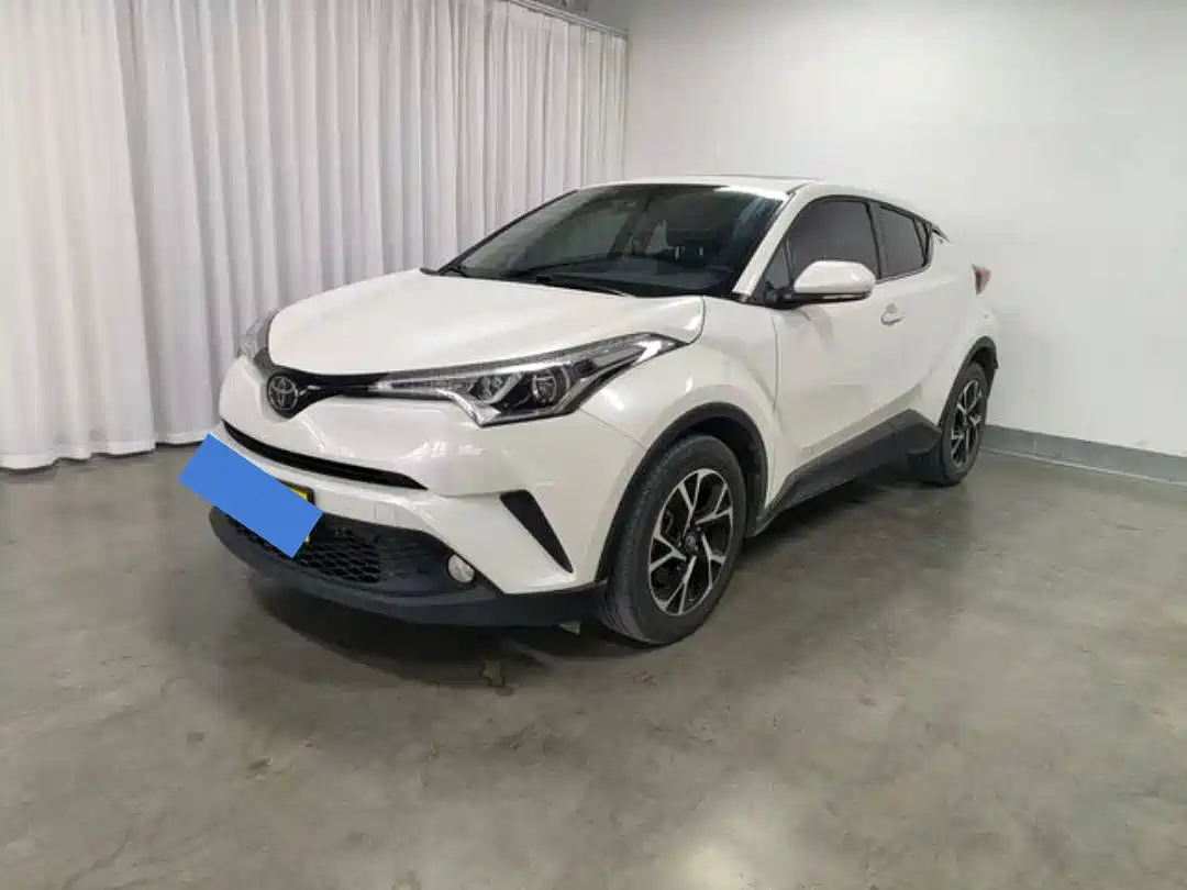 Toyota C-HR 2020 Model 2.0L Leading