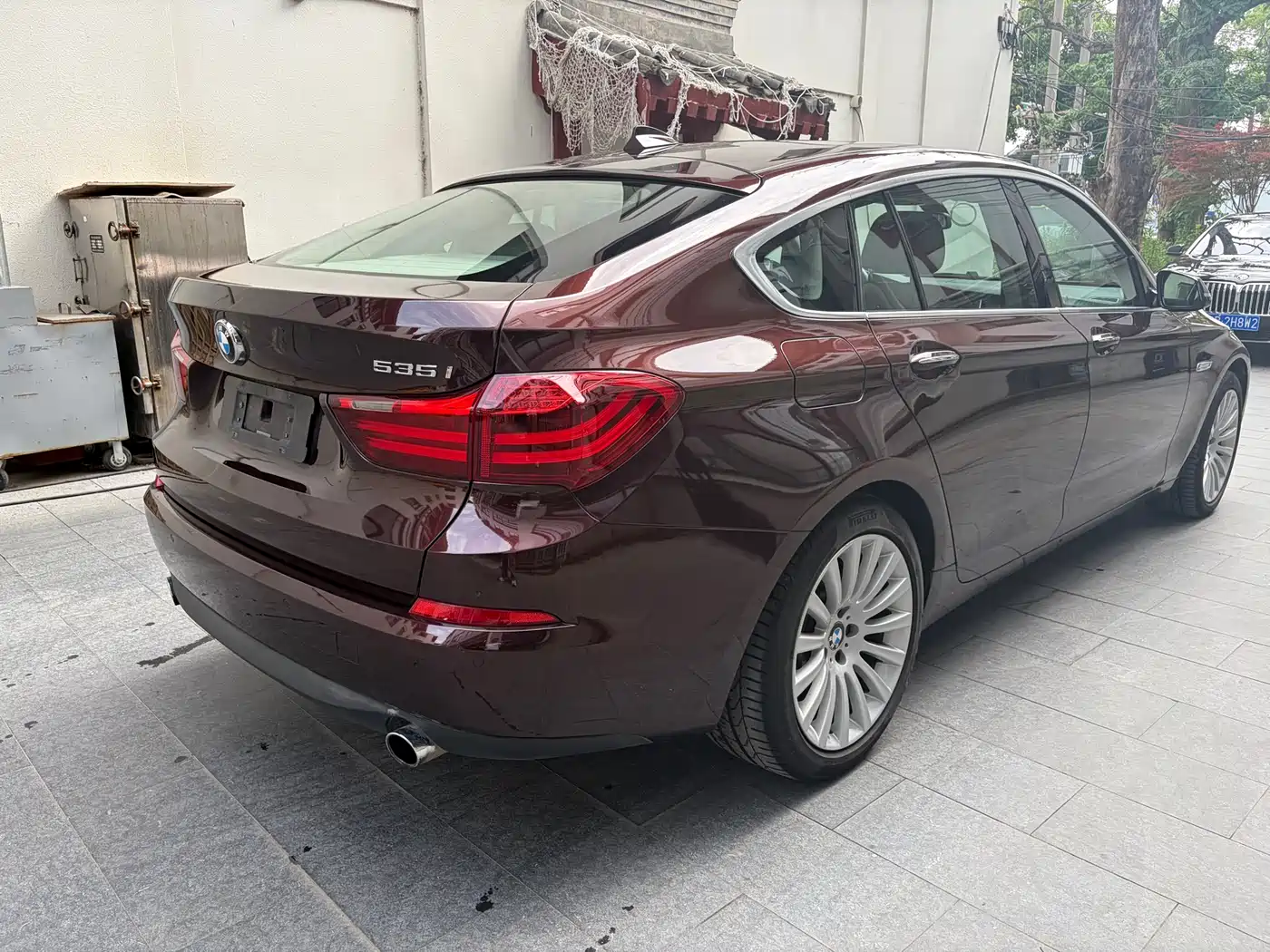 BMW 5 Series GT 2014 535i Leading фото 5