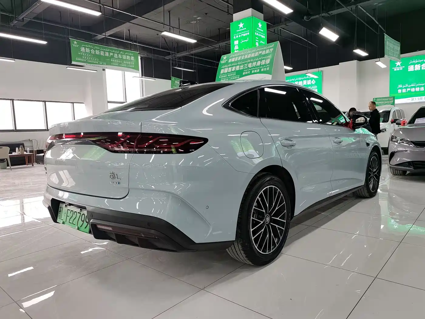 BYD Qin L 2025 DM-i Smart Drive Edition 120KM Excellence Type фото 9