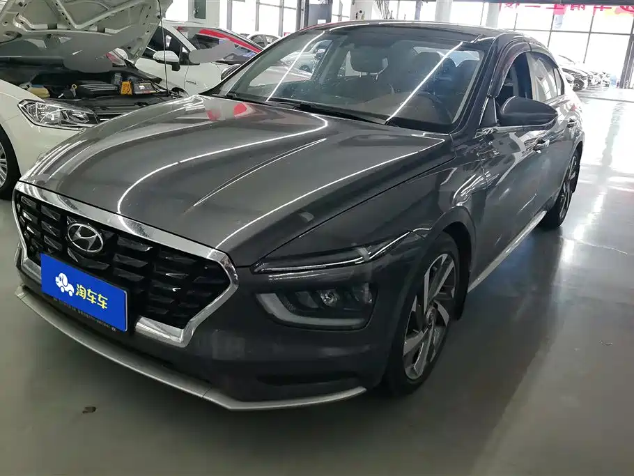 Hyundai Mistra 2021 1.8L CVT LUX Premium