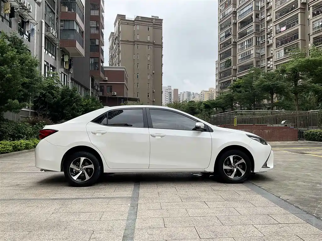 Toyota Levin 2017 Facelift Hybrid 1.8H GS E-CVT Elite Sunroof Edition China V фото 10