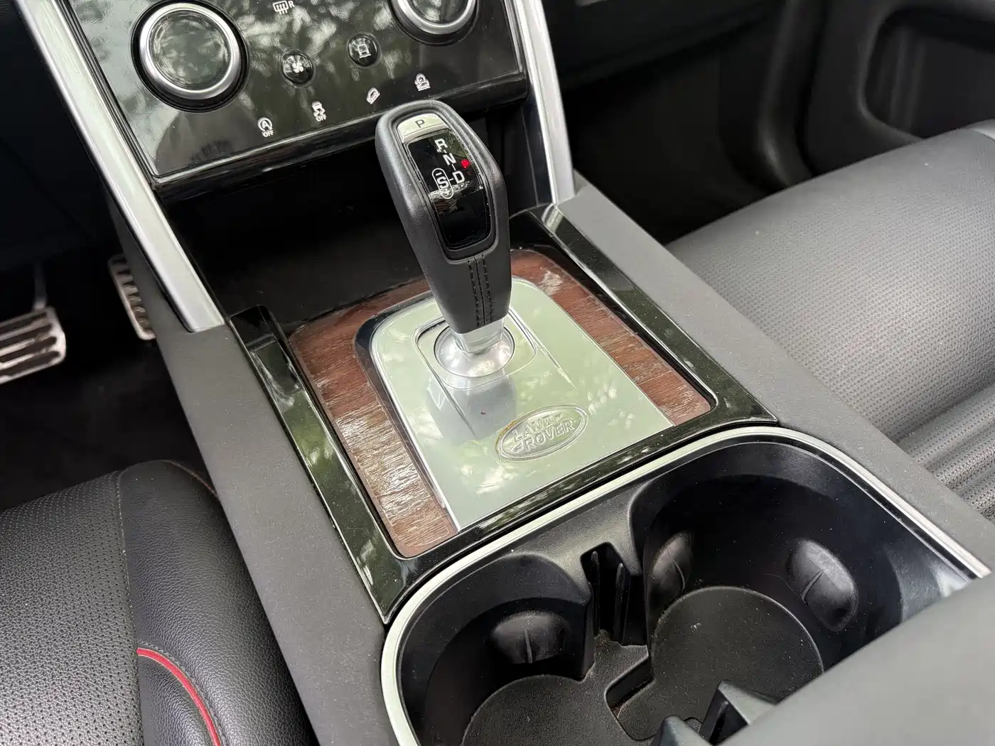 Land Rover Discovery Sport 2020 249PS R-Dynamic Performance фото 8