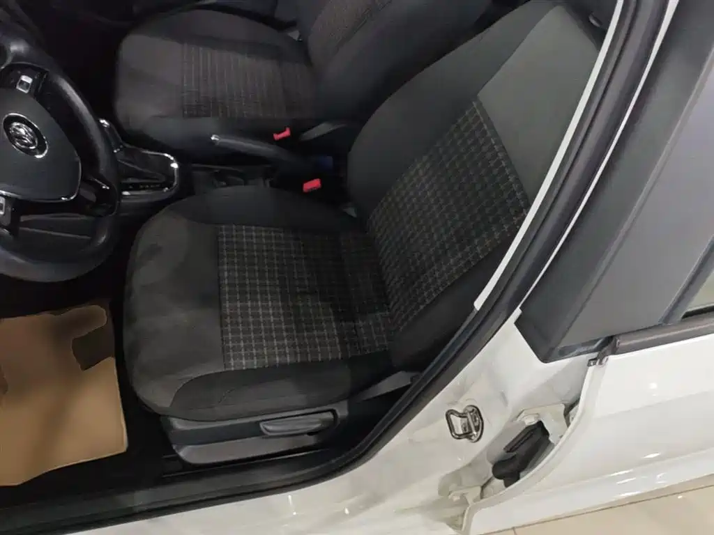 Volkswagen Polo 2018 1.5L Auto Comfort фото 15