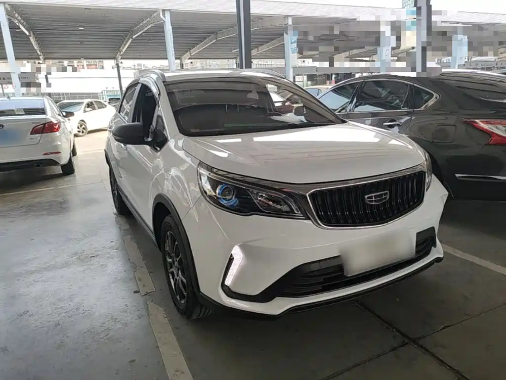Фото 4 - Geely Vision X3