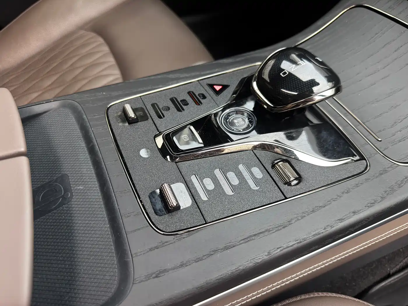 BYD Han 2023 DM-i Champion Edition 121KM Premium фото 28