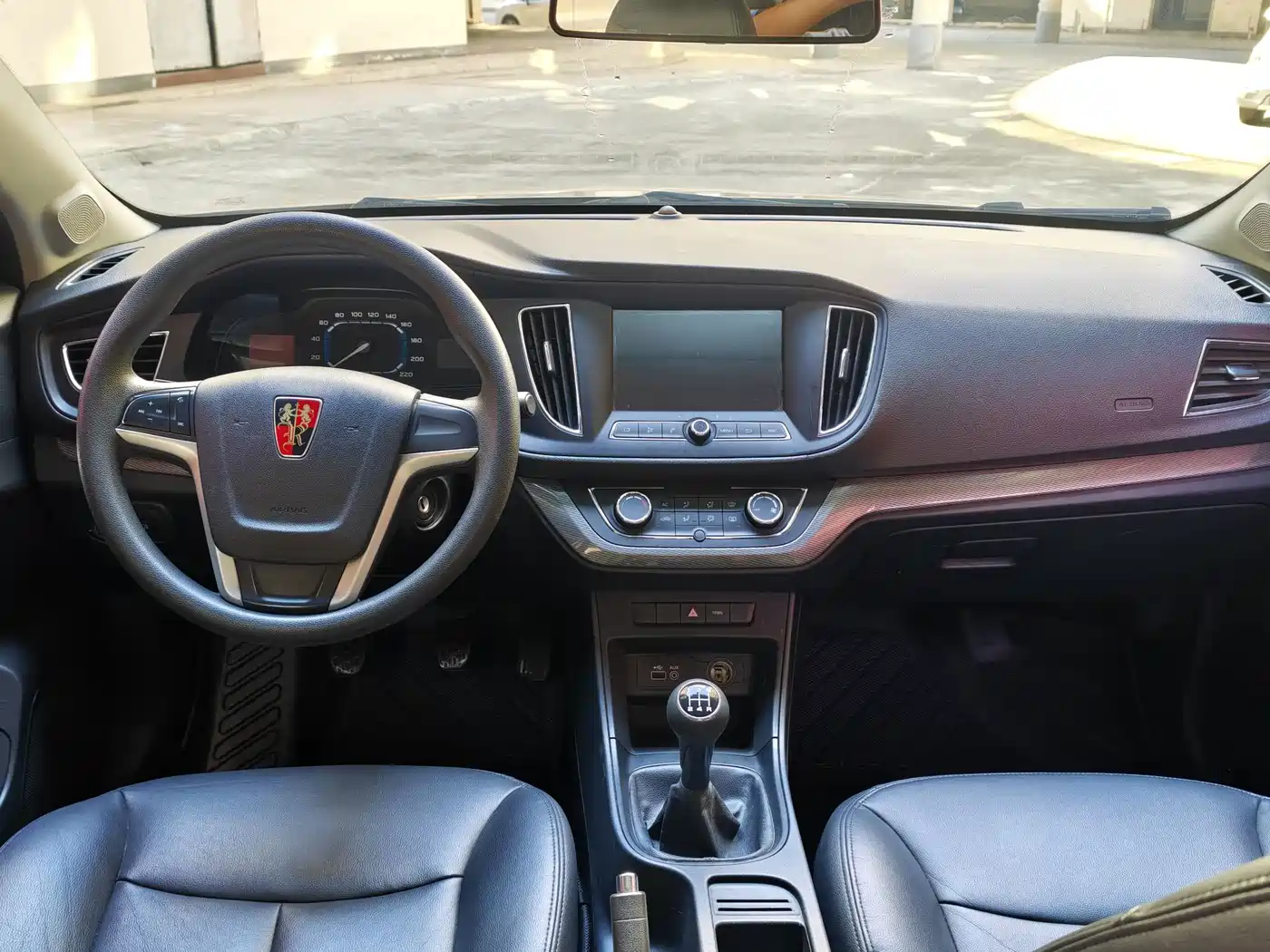 Roewe 360 2017 2017 1.5L Manual Luxury Edition