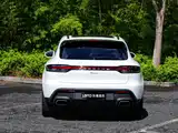 Photo 4 - Porsche Macan