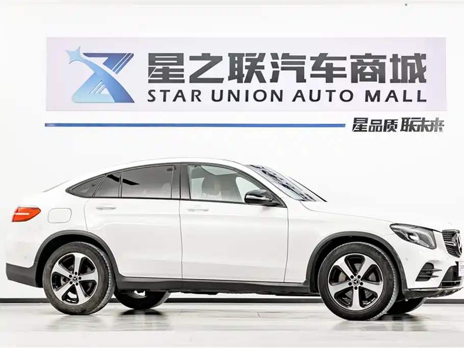 Mercedes-Benz GLC Coupe 2019 GLC 200 4MATIC Coupe SUV фото 5