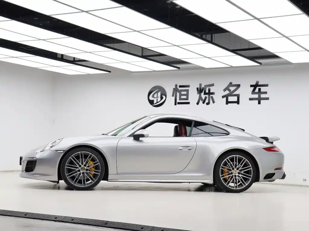 Photo 31 - Porsche 911