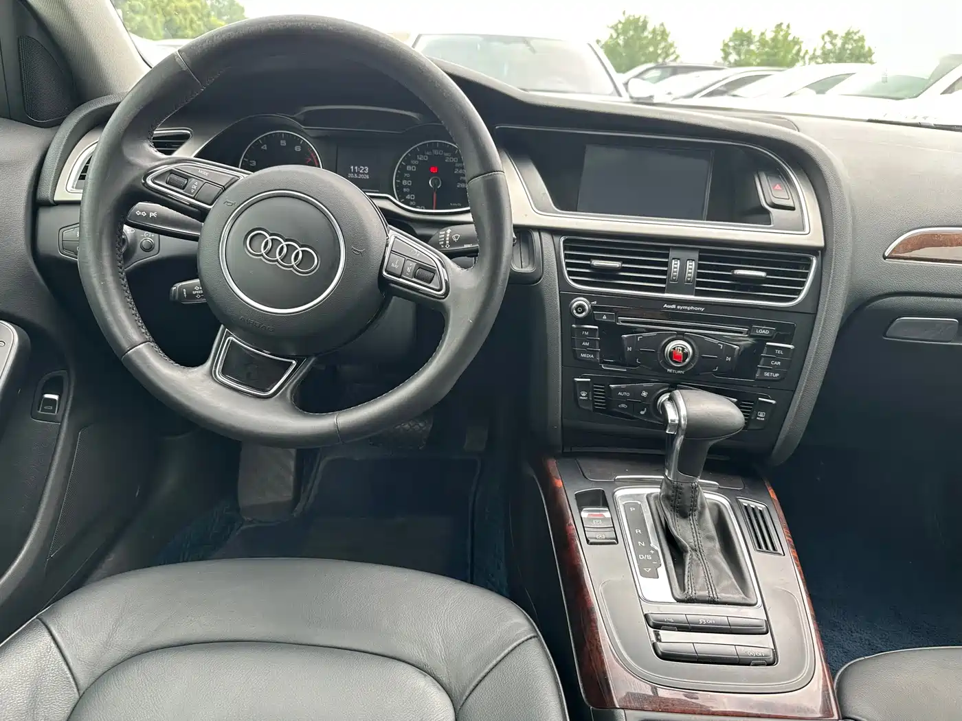 Audi A4L 2013 35 TFSI Automatic Comfort фото 4