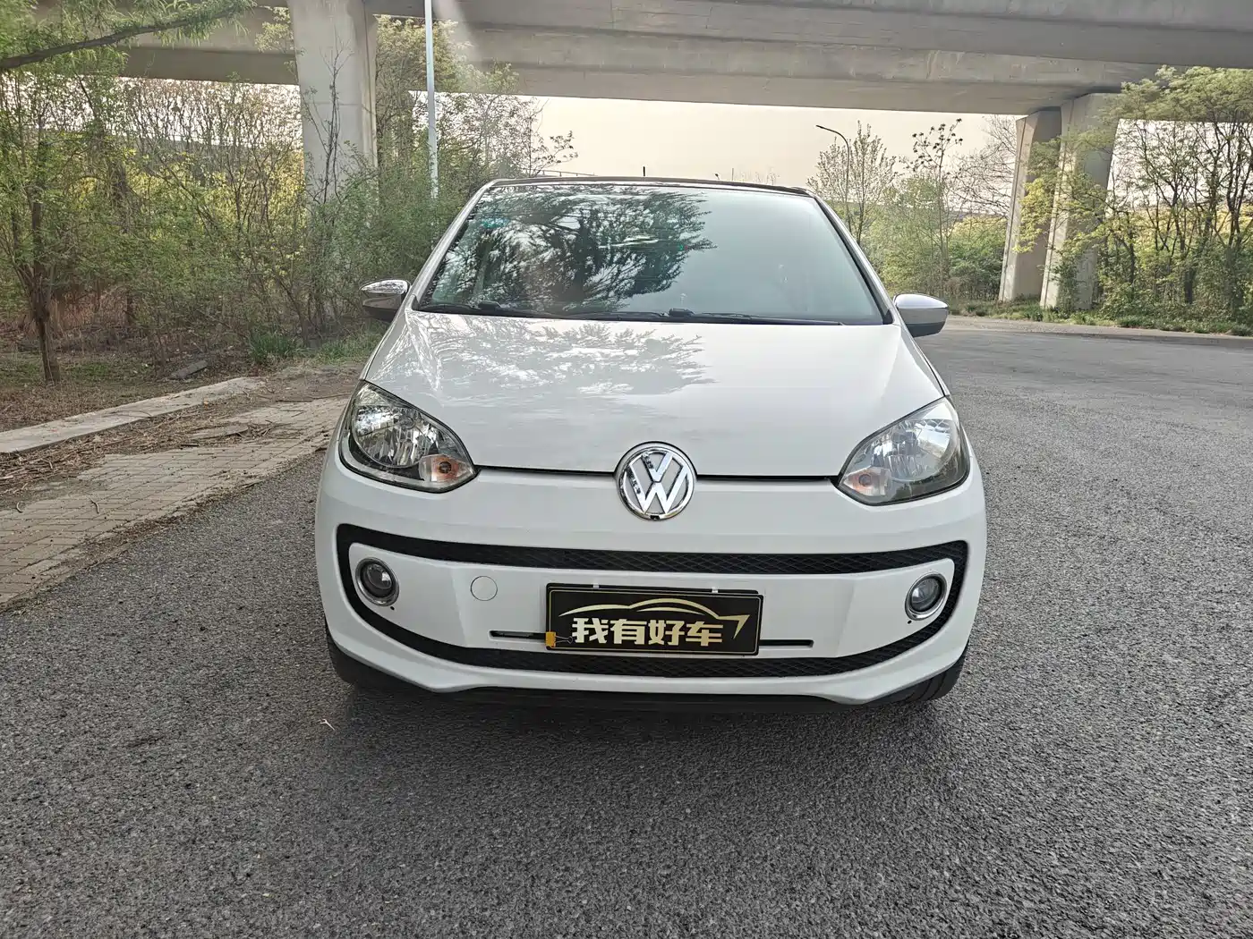Volkswagen up! 2015 1.0L high up! фото 2
