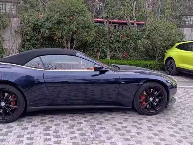 Aston Martin DB11 2021 2022 4.0T V8 Volante