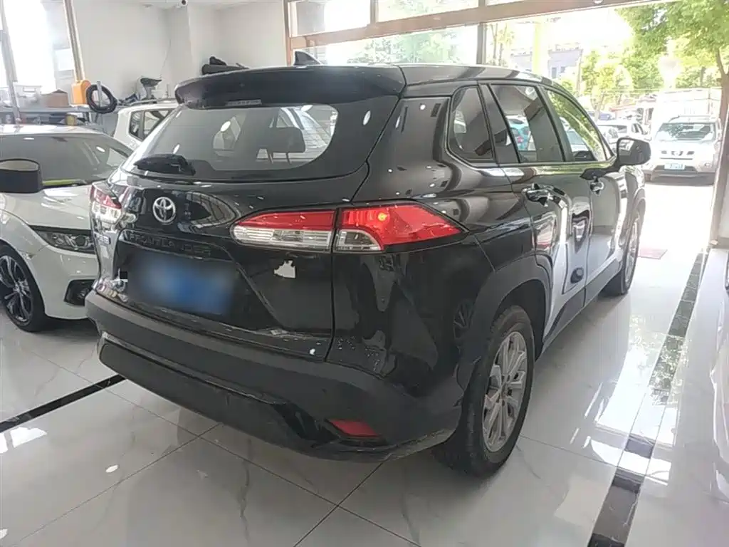 Toyota Frontlander 2023 2.0L CVT Elite Edition фото 7
