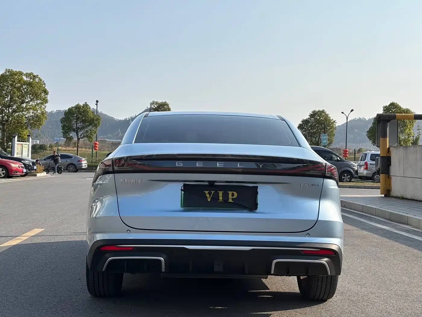 Geely Galaxy Galaxy L6 2025 EM-i 140km Starship Edition фото 14