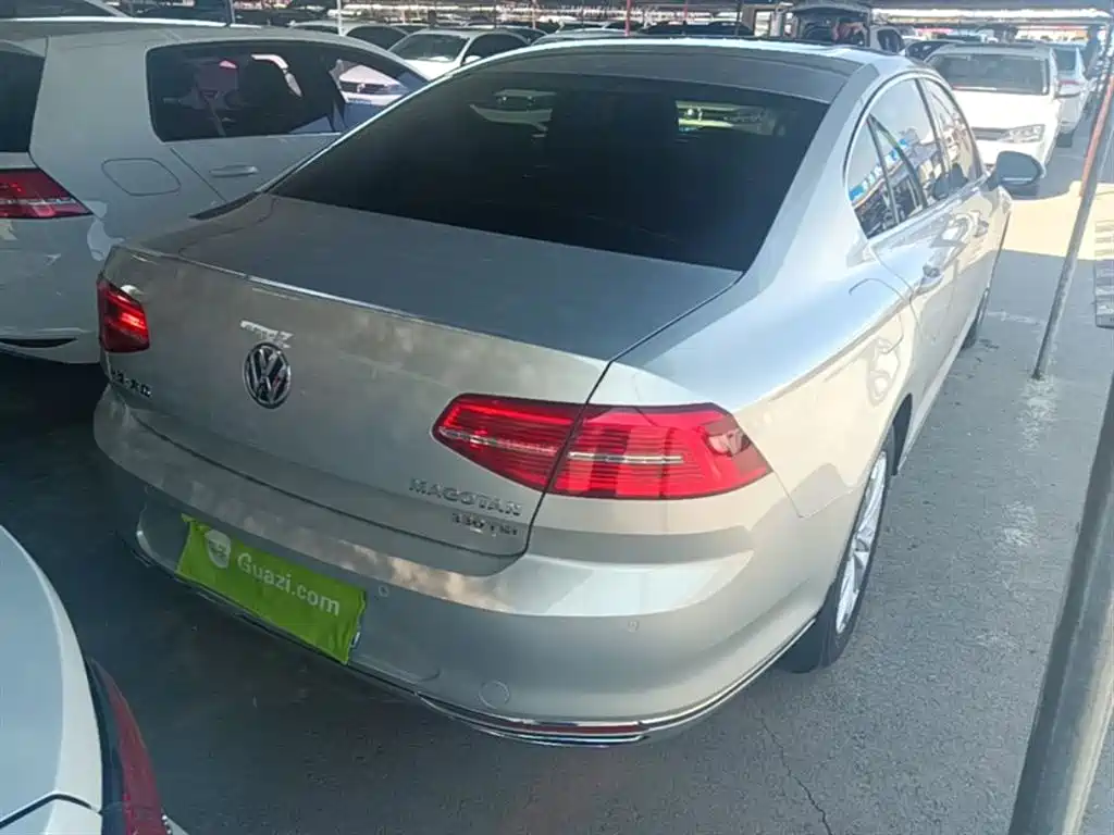 Volkswagen Magotan 2017 330TSI DSG Luxury фото 7