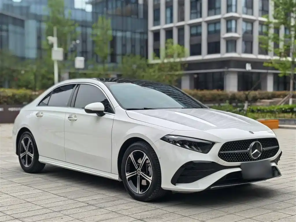 Mercedes-Benz A-Class 2023 A 200 L Fashion фото 7