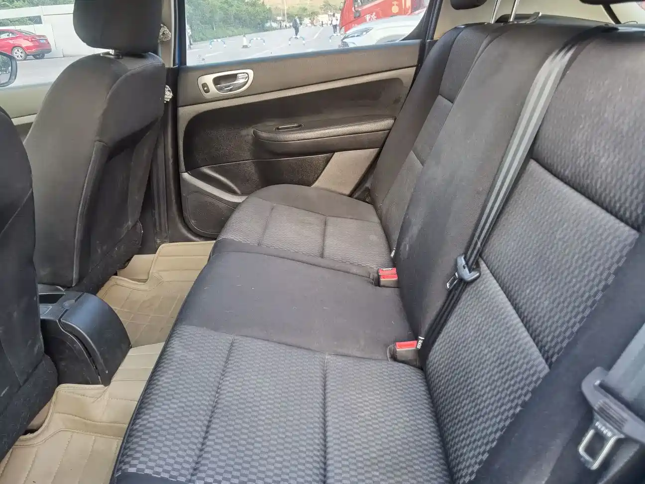 Peugeot 307 2013 Hatchback 1.6L Automatic Comfort фото 10