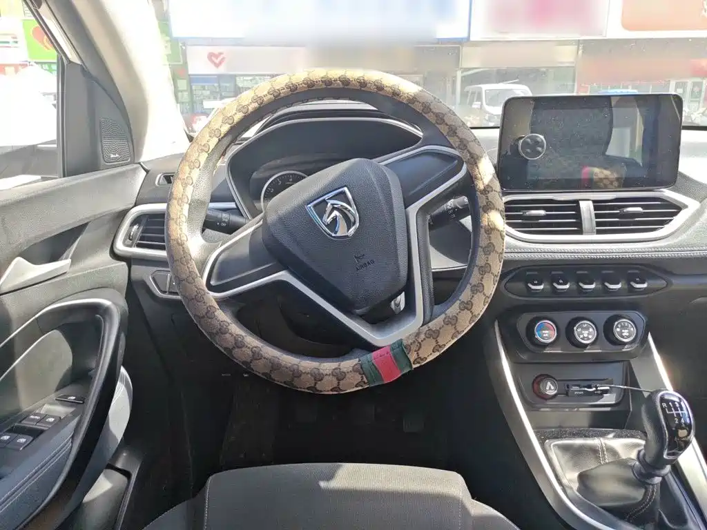 Baojun 530 2019 2019 1.5T Manual Elite (7-seater) China V