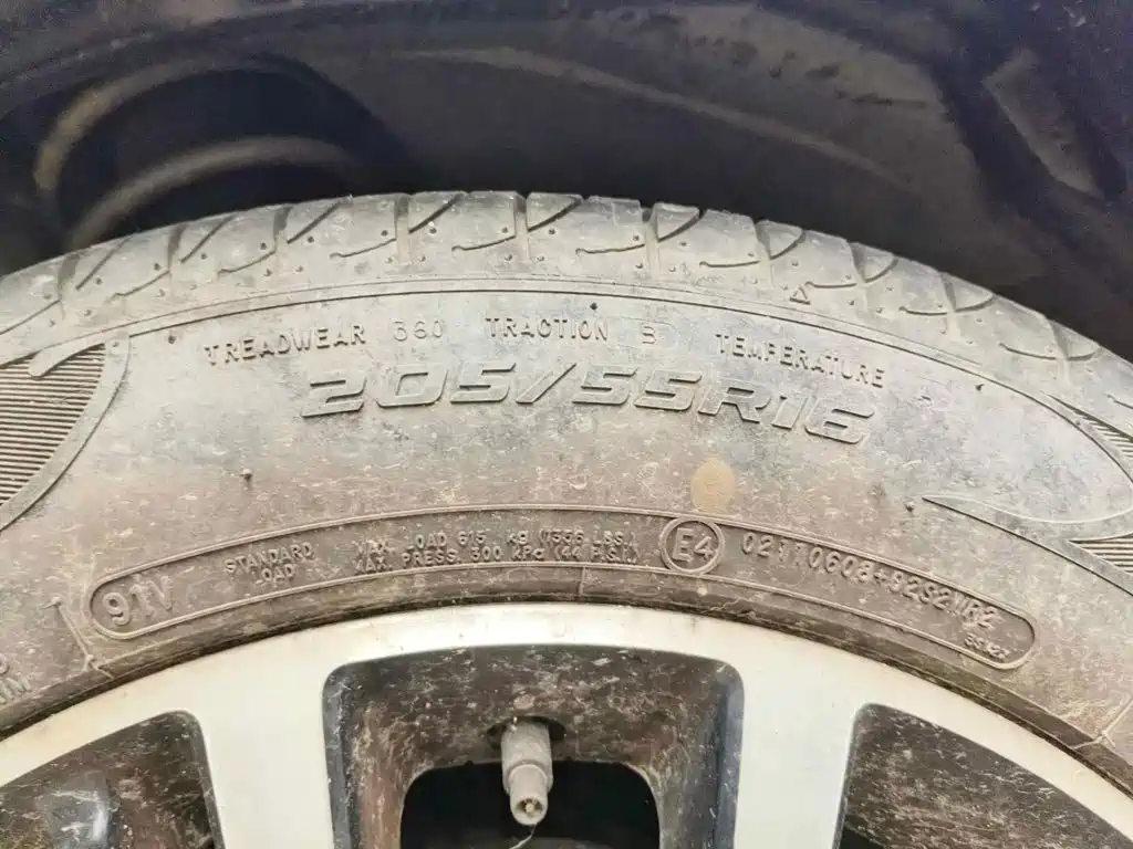 Roewe i5 2019 2020 1.5L Manual 4G Connected Premium Flagship Edition
