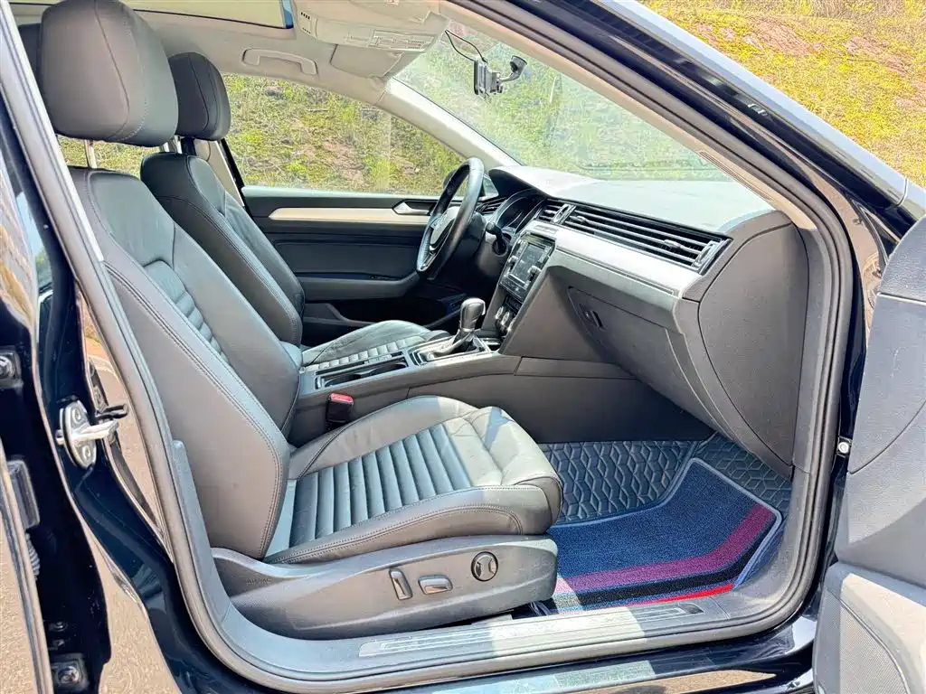 Volkswagen Magotan 2018 330TSI DSG Leading фото 8