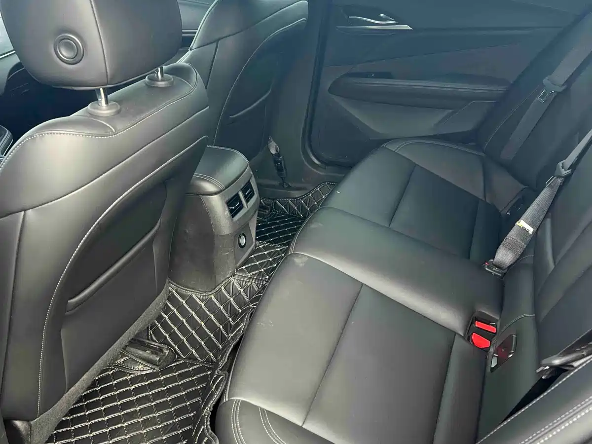 Фото 8 - Cadillac CT4