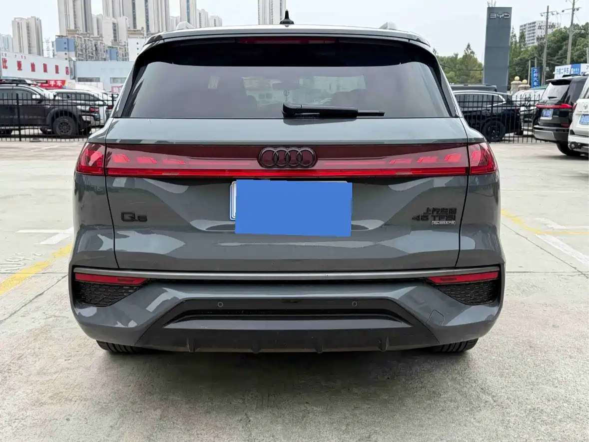 Audi Q6 2024 2024 45 TFSI quattro Shadow Warrior Edition 7-seater