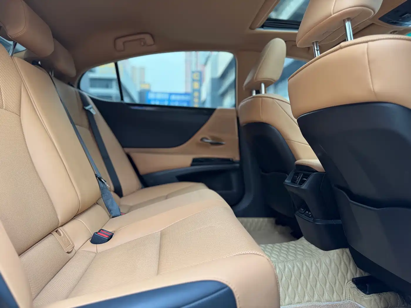Lexus ES 2021 200 Excellence Edition фото 18