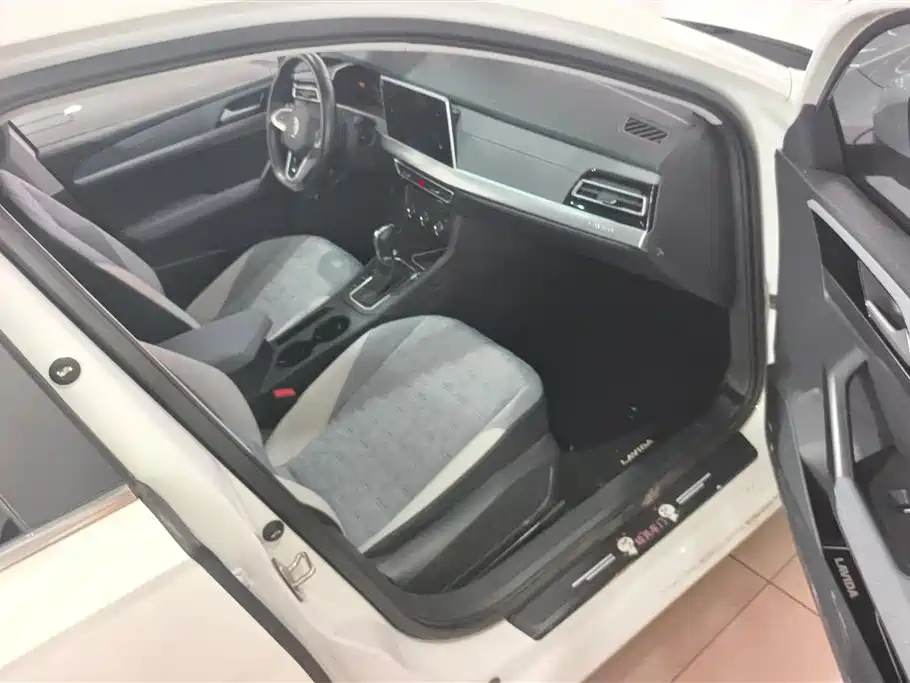Volkswagen Lavida 2023 280TSI DSG Comfort Edition фото 8